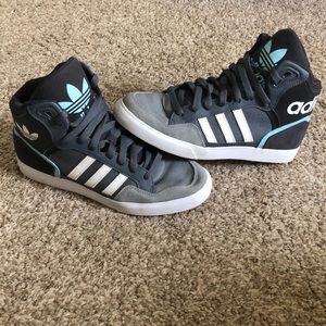 Adidas Hightop Sneakers.
